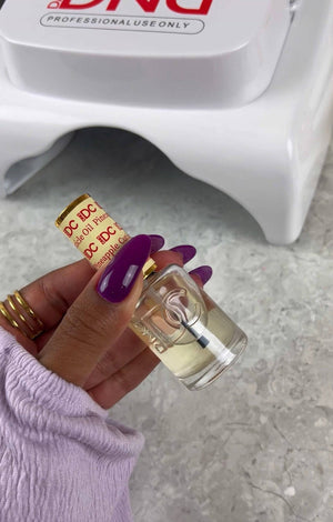 Daisy DND DC TOP & BASE COATS Cuticle Oil – Pineapple - Volare Makeup