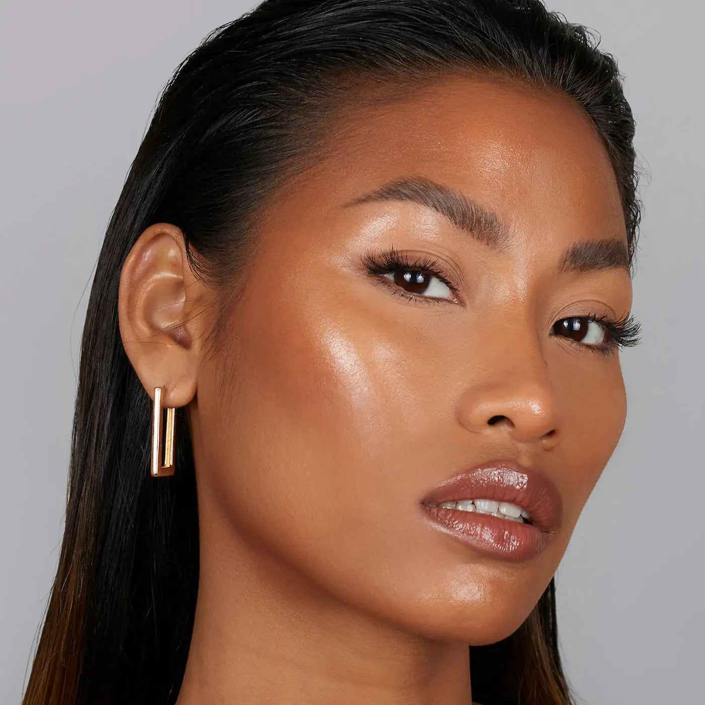 REFY Gloss Highlighter - Volare Makeup