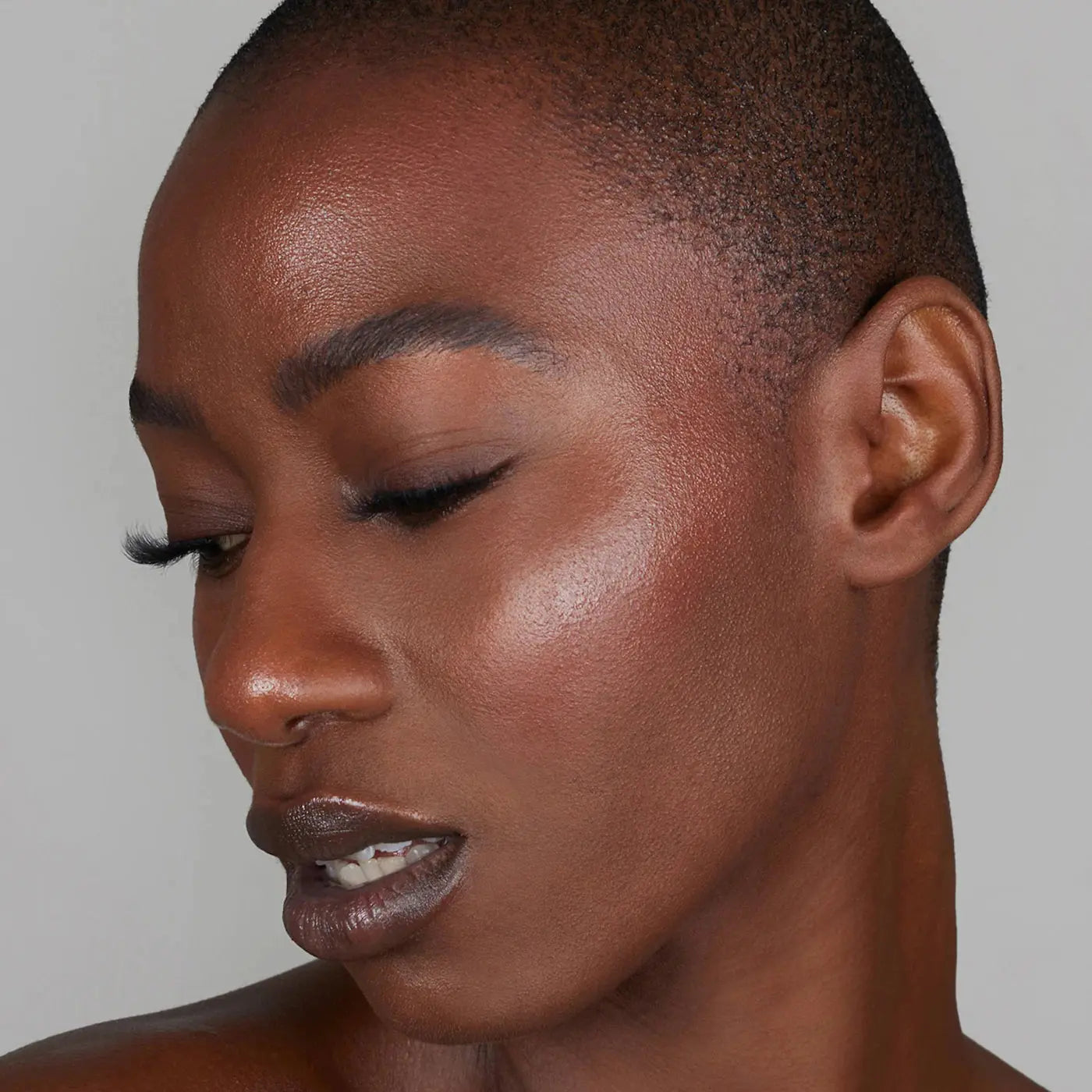 REFY Gloss Highlighter - Volare Makeup