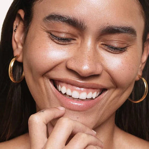 Saie Glowy Super Gel Lightweight Dewy Highlighter - Volare Makeup